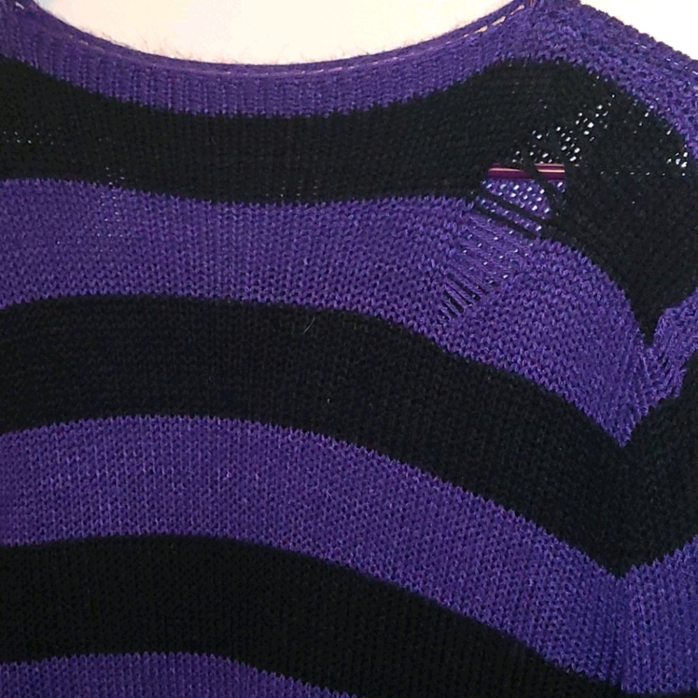 Green/black Distressed Oversize Sweater nwot - Picture 12 of 15